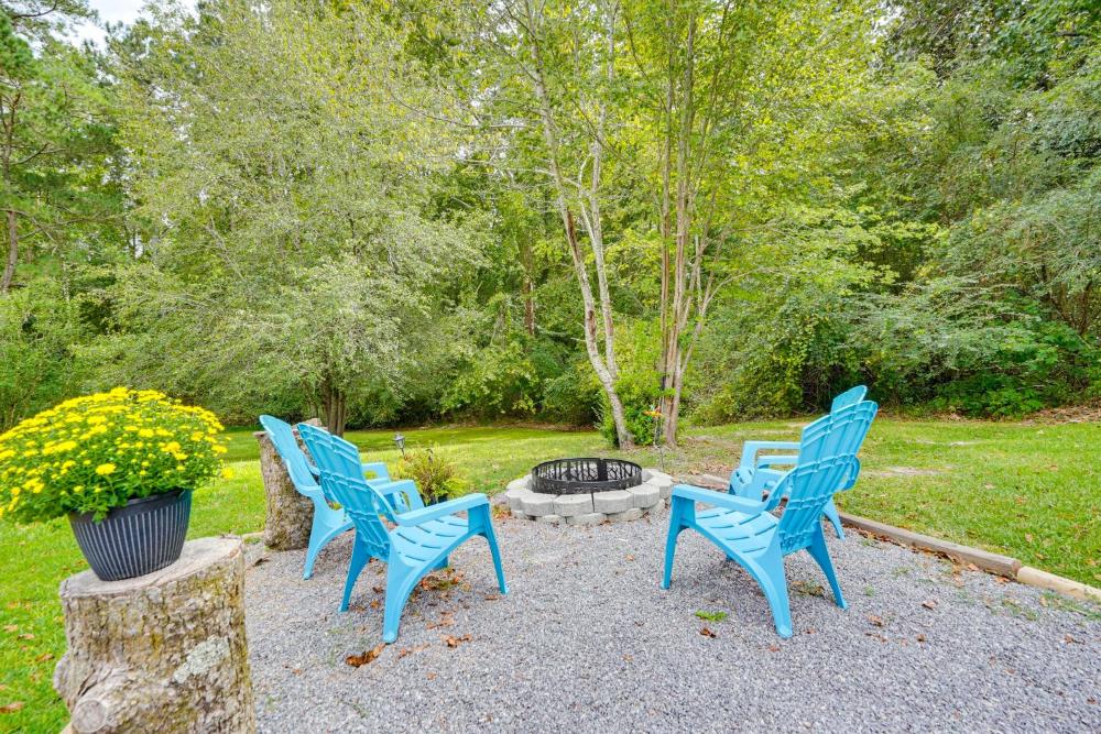 Lakeview Vacation Rental - Walk to Crystal Lake!